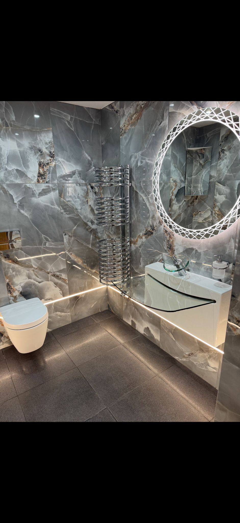 Top 10 Design Tips for a Luxurious Bathroom